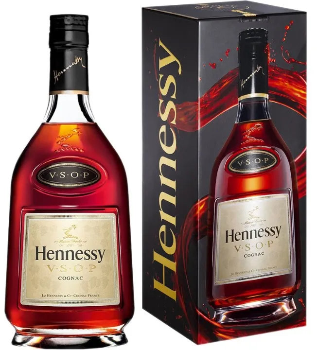 Акція на Коньяк Hennessy VSOP, 1.5л 40%, в подарочной коробке (BDA1BR-KHE150-002) від Stylus