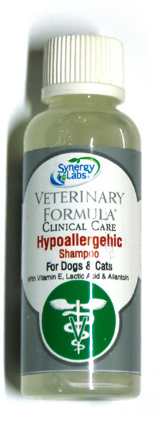 

Шампунь Veterinary Formula Clinical Care Hypoallergenic Shampoo для собак и кошек, с витамином Е, молочной кислотой и аллантоином, 45 мл