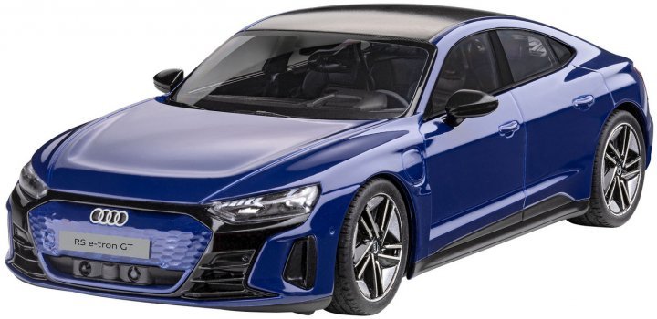 Акція на Збірна модель-копія Revell Набір Автомобіль Audi e-tron Gt Рівень 2 (RVL-67698) від Y.UA