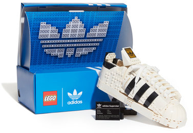 

Конструктор Lego Adidas Originals Superstar (10282)