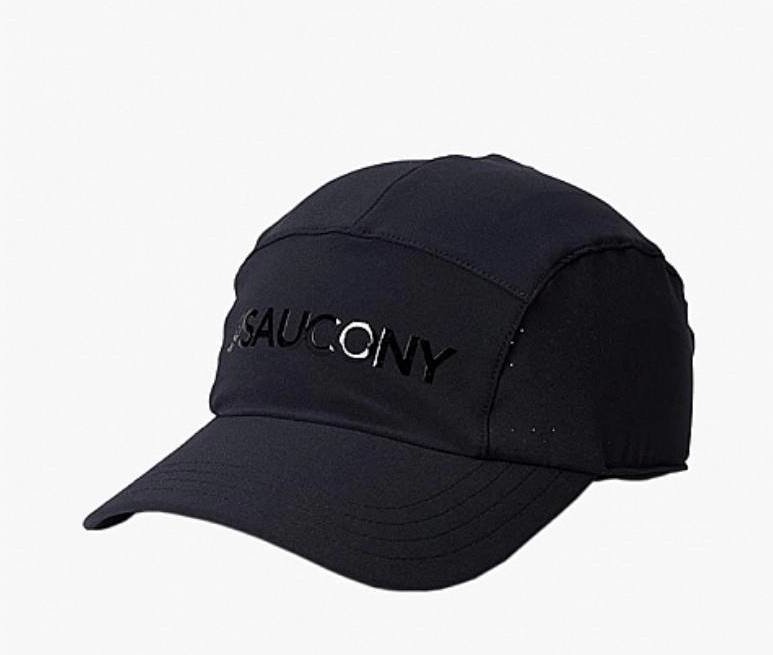 

Бейсболка Saucony Outpace Hat Black черная (900013-BKGR)